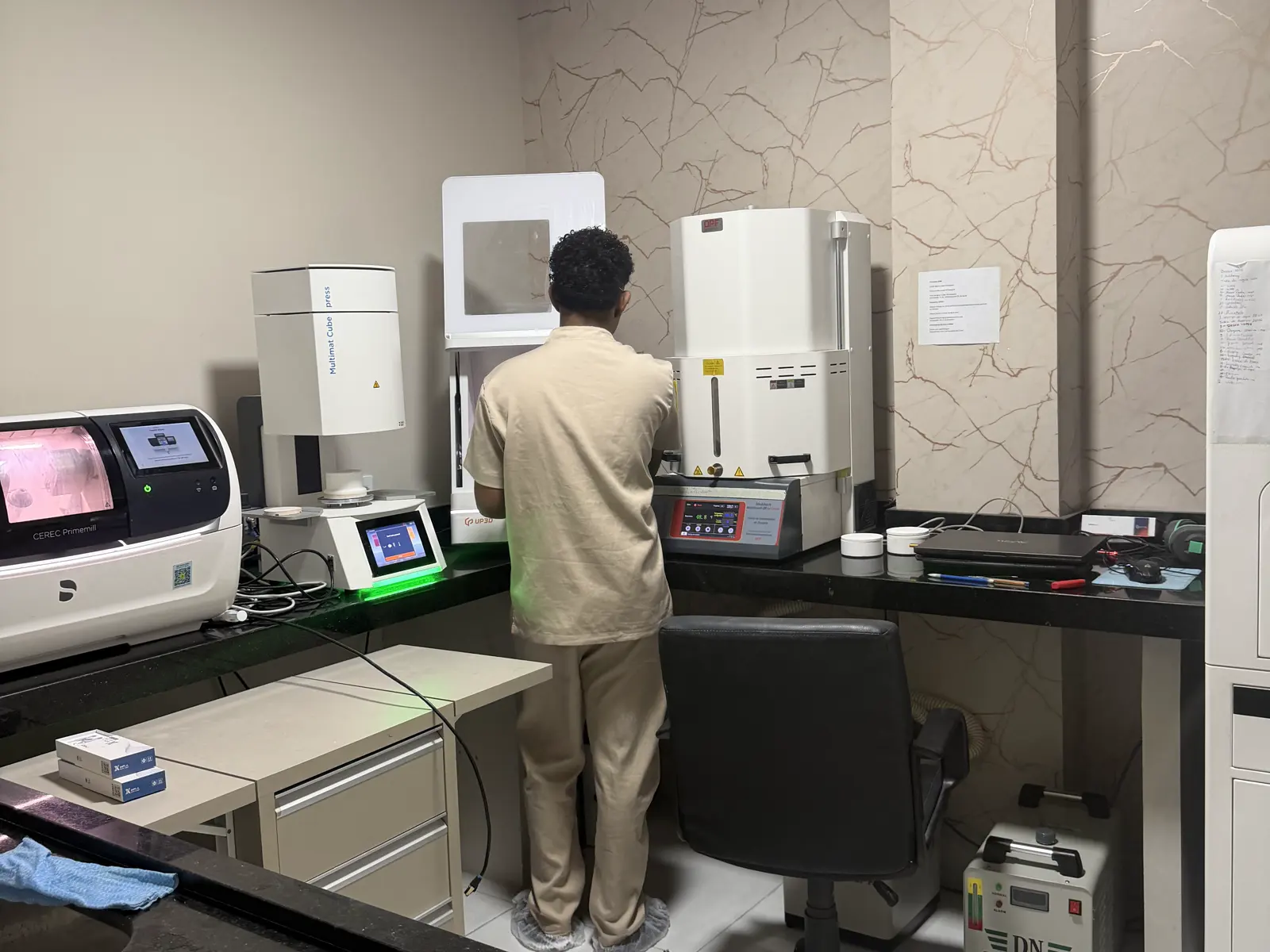 Ajustes Finos no laboratório do Instituto Ama