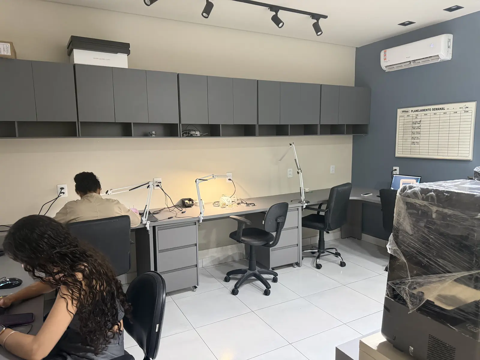 Entrega e Instalação no laboratório do Instituto Ama